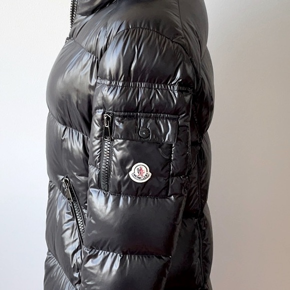 Like new Moncler coat - Picture 4 of 8